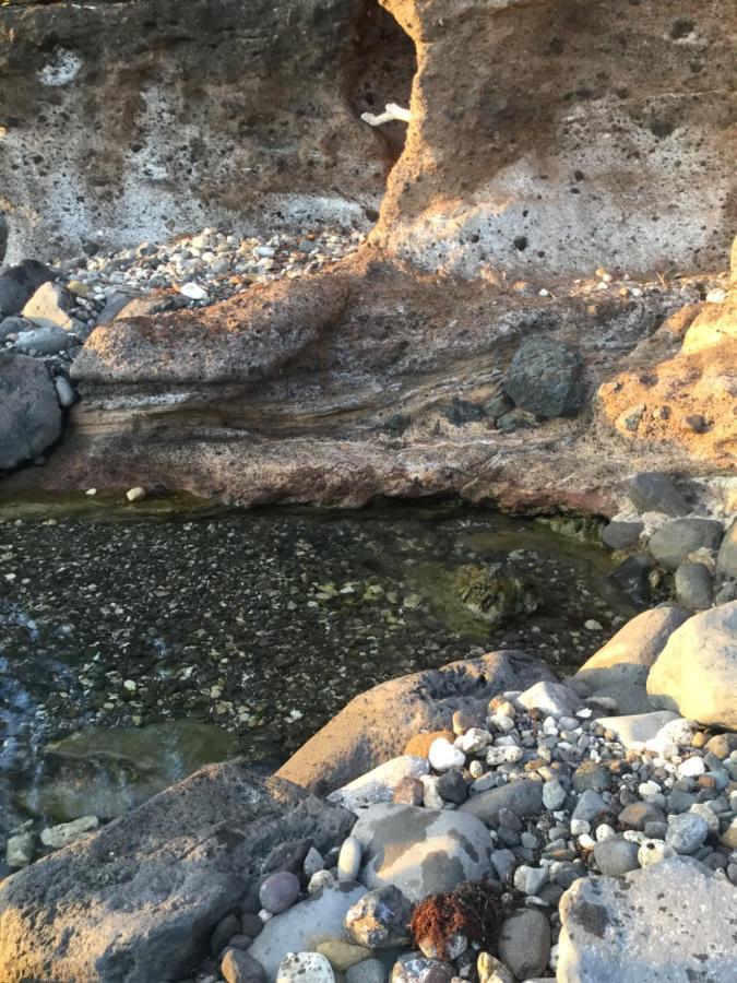 Chez Jocelyne Pres Des Sources Chaudes Villa Bouillante Dış mekan fotoğraf